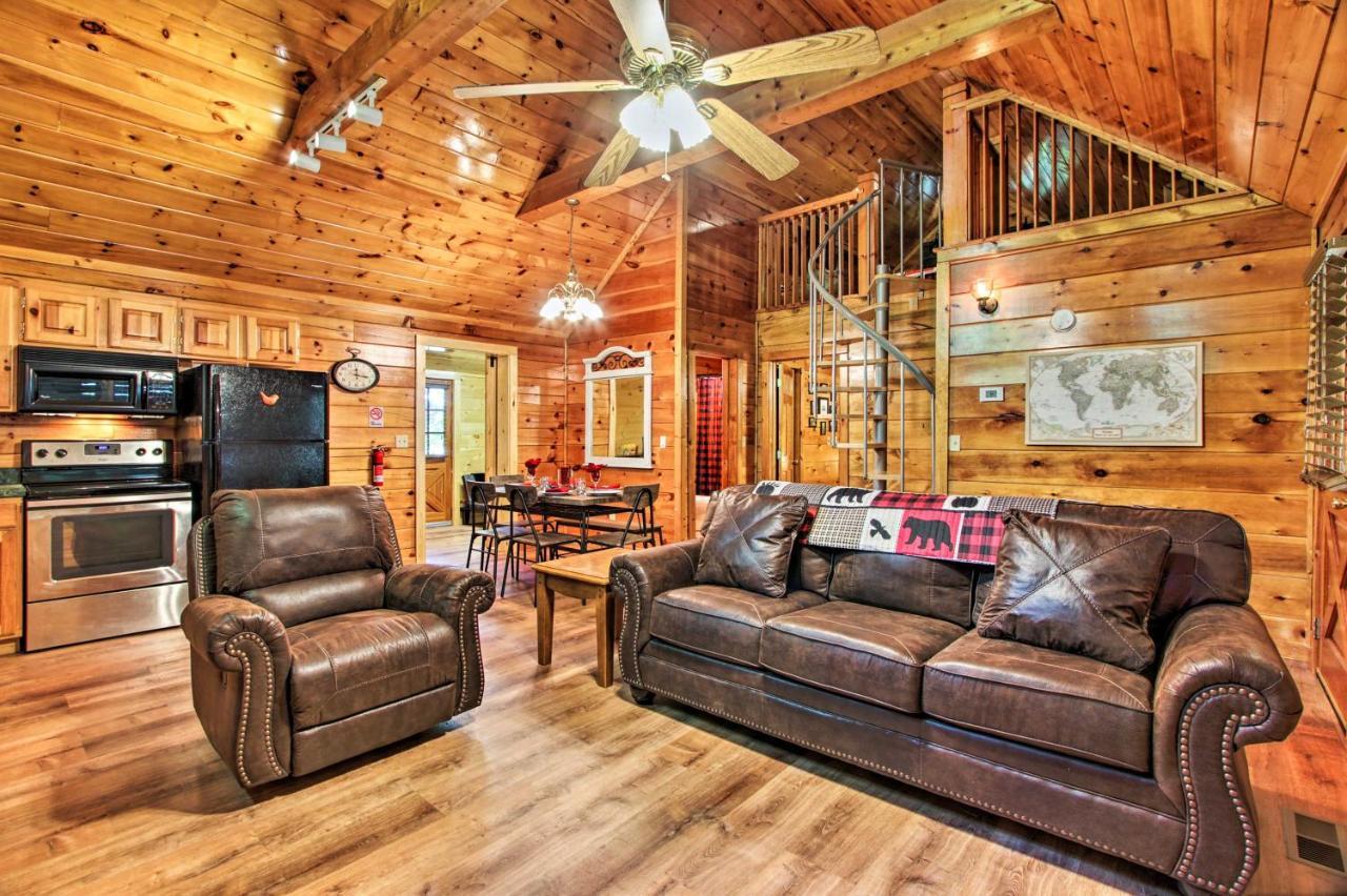 Charming Pigeon Forge Cabin With Private Hot Tub! Sevierville Extérieur photo