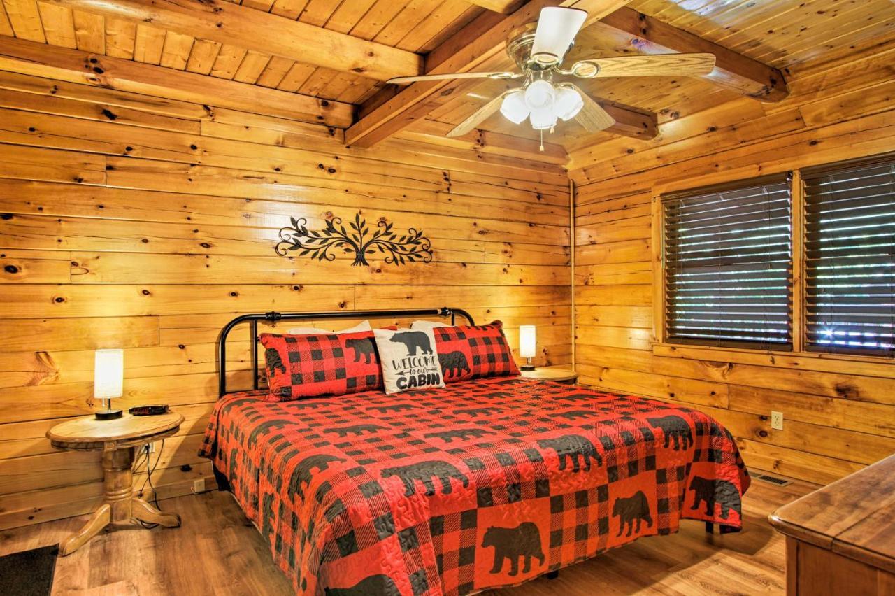 Charming Pigeon Forge Cabin With Private Hot Tub! Sevierville Extérieur photo
